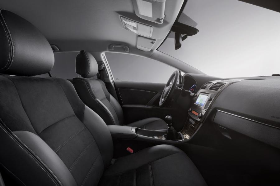  Toyota Avensis Sedan 2011 года  (фото 18 из 34)